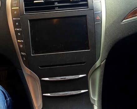 Білий Лінкольн MKZ, об'ємом двигуна 2 л та пробігом 201 тис. км за 13000 $, фото 6 на Automoto.ua