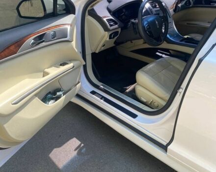 Белый Линкольн МКЗ, объемом двигателя 2 л и пробегом 197 тыс. км за 12500 $, фото 4 на Automoto.ua