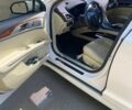 Белый Линкольн МКЗ, объемом двигателя 2 л и пробегом 197 тыс. км за 12500 $, фото 4 на Automoto.ua