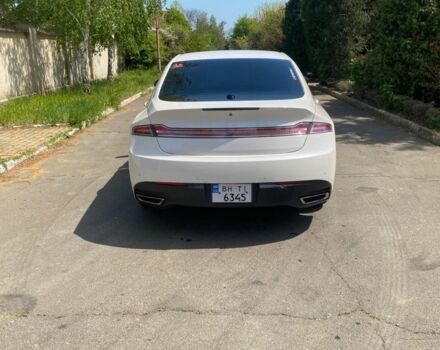 Белый Линкольн МКЗ, объемом двигателя 2 л и пробегом 197 тыс. км за 12500 $, фото 2 на Automoto.ua