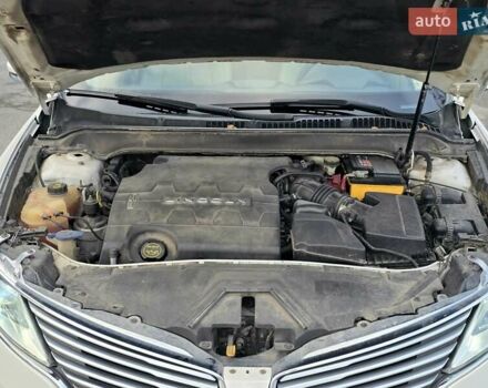 Белый Линкольн МКЗ, объемом двигателя 3.73 л и пробегом 164 тыс. км за 13300 $, фото 73 на Automoto.ua