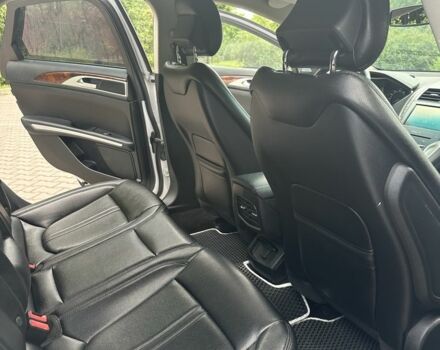 Белый Линкольн МКЗ, объемом двигателя 2 л и пробегом 162 тыс. км за 12500 $, фото 6 на Automoto.ua