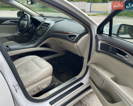 Білий Лінкольн MKZ, об'ємом двигуна 2 л та пробігом 140 тис. км за 12200 $, фото 18 на Automoto.ua