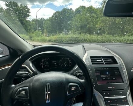 Белый Линкольн МКЗ, объемом двигателя 2 л и пробегом 162 тыс. км за 12500 $, фото 7 на Automoto.ua