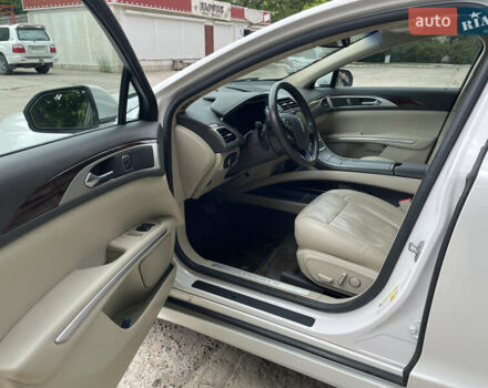Білий Лінкольн MKZ, об'ємом двигуна 2 л та пробігом 140 тис. км за 12200 $, фото 15 на Automoto.ua