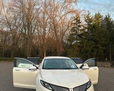 Білий Лінкольн MKZ, об'ємом двигуна 2 л та пробігом 162 тис. км за 12500 $, фото 6 на Automoto.ua