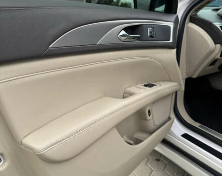 Білий Лінкольн MKZ, об'ємом двигуна 2 л та пробігом 85 тис. км за 18000 $, фото 6 на Automoto.ua