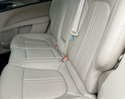 Білий Лінкольн MKZ, об'ємом двигуна 2 л та пробігом 85 тис. км за 18000 $, фото 10 на Automoto.ua