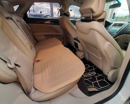 Лінкольн MKZ 2016 у Києві на Automoto.ua Білий Лінкольн MKZ, об'ємом двигуна 2 л та пробігом 112 тис. км за 13500 $, фото 5 на Automoto.ua