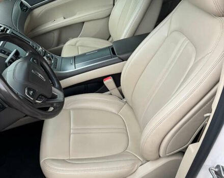 Білий Лінкольн MKZ, об'ємом двигуна 2 л та пробігом 85 тис. км за 18000 $, фото 7 на Automoto.ua