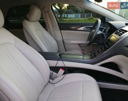 Белый Линкольн МКЗ, объемом двигателя 2 л и пробегом 138 тыс. км за 14000 $, фото 15 на Automoto.ua