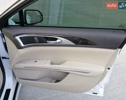Белый Линкольн МКЗ, объемом двигателя 2 л и пробегом 138 тыс. км за 14000 $, фото 21 на Automoto.ua