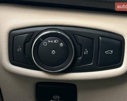 Белый Линкольн МКЗ, объемом двигателя 2 л и пробегом 156 тыс. км за 14999 $, фото 13 на Automoto.ua