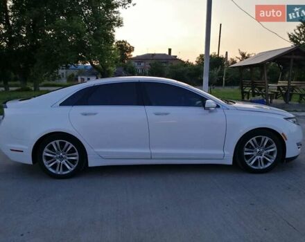 Белый Линкольн МКЗ, объемом двигателя 2 л и пробегом 138 тыс. км за 14000 $, фото 1 на Automoto.ua