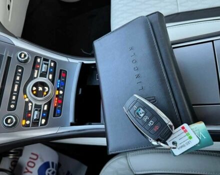 Белый Линкольн МКЗ, объемом двигателя 2 л и пробегом 69 тыс. км за 5900 $, фото 14 на Automoto.ua