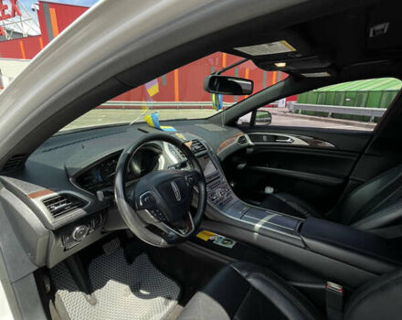 Белый Линкольн МКЗ, объемом двигателя 2 л и пробегом 74 тыс. км за 19000 $, фото 9 на Automoto.ua