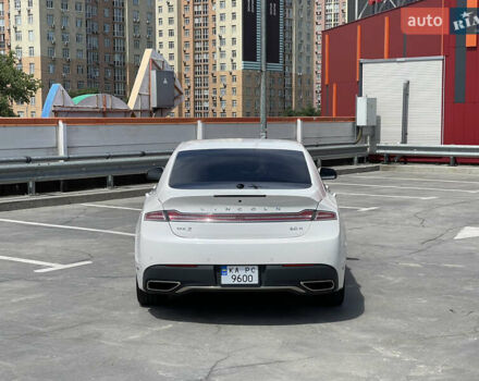 Белый Линкольн МКЗ, объемом двигателя 2 л и пробегом 74 тыс. км за 19000 $, фото 4 на Automoto.ua