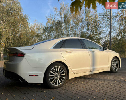Білий Лінкольн MKZ, об'ємом двигуна 2 л та пробігом 93 тис. км за 14800 $, фото 4 на Automoto.ua