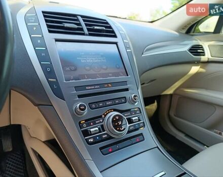 Білий Лінкольн MKZ, об'ємом двигуна 2 л та пробігом 143 тис. км за 21000 $, фото 23 на Automoto.ua