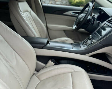 Білий Лінкольн MKZ, об'ємом двигуна 2 л та пробігом 93 тис. км за 14800 $, фото 7 на Automoto.ua