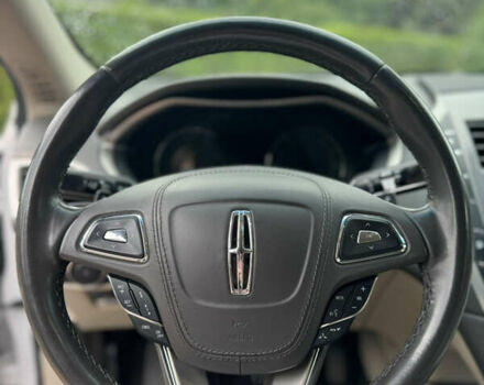 Білий Лінкольн MKZ, об'ємом двигуна 2 л та пробігом 93 тис. км за 14800 $, фото 9 на Automoto.ua