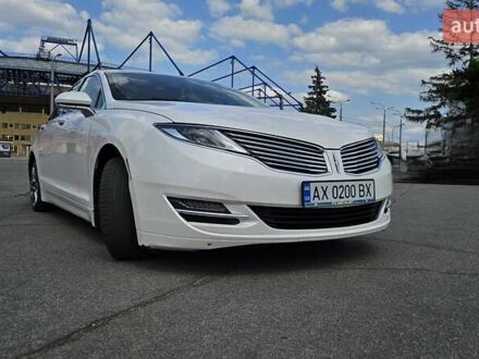 Белый Линкольн МКЗ, объемом двигателя 2 л и пробегом 208 тыс. км за 12000 $, фото 1 на Automoto.ua