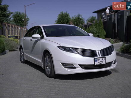 Белый Линкольн МКЗ, объемом двигателя 2 л и пробегом 116 тыс. км за 13500 $, фото 1 на Automoto.ua