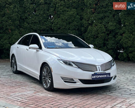 Белый Линкольн МКЗ, объемом двигателя 2 л и пробегом 181 тыс. км за 15500 $, фото 1 на Automoto.ua