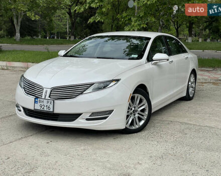 Белый Линкольн МКЗ, объемом двигателя 2 л и пробегом 140 тыс. км за 12200 $, фото 1 на Automoto.ua