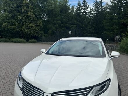 Білий Лінкольн MKZ, об'ємом двигуна 2 л та пробігом 162 тис. км за 12500 $, фото 1 на Automoto.ua