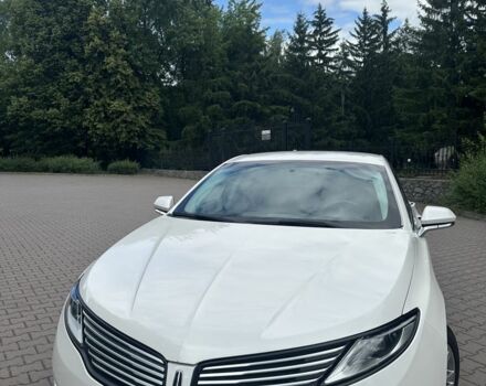 Белый Линкольн МКЗ, объемом двигателя 2 л и пробегом 162 тыс. км за 12500 $, фото 1 на Automoto.ua