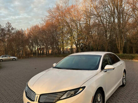 Белый Линкольн МКЗ, объемом двигателя 2 л и пробегом 162 тыс. км за 12500 $, фото 1 на Automoto.ua