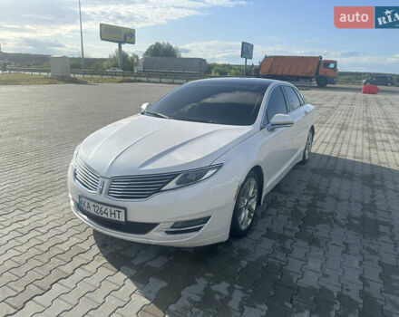 Белый Линкольн МКЗ, объемом двигателя 2 л и пробегом 215 тыс. км за 11500 $, фото 1 на Automoto.ua