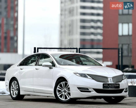 Белый Линкольн МКЗ, объемом двигателя 2 л и пробегом 268 тыс. км за 12500 $, фото 1 на Automoto.ua
