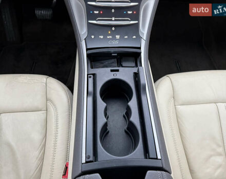Бежевий Лінкольн MKZ, об'ємом двигуна 2 л та пробігом 190 тис. км за 13450 $, фото 28 на Automoto.ua