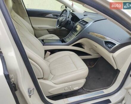 Бежевый Линкольн МКЗ, объемом двигателя 2 л и пробегом 132 тыс. км за 10000 $, фото 2 на Automoto.ua