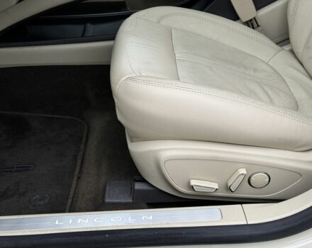 Бежевий Лінкольн MKZ, об'ємом двигуна 2 л та пробігом 190 тис. км за 13450 $, фото 18 на Automoto.ua