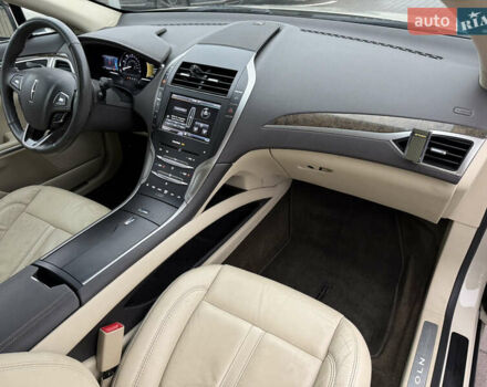 Бежевий Лінкольн MKZ, об'ємом двигуна 2 л та пробігом 190 тис. км за 13450 $, фото 31 на Automoto.ua