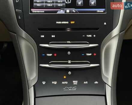 Бежевий Лінкольн MKZ, об'ємом двигуна 2 л та пробігом 190 тис. км за 13450 $, фото 26 на Automoto.ua