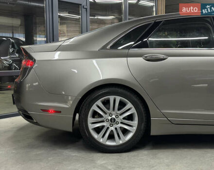 Бежевый Линкольн МКЗ, объемом двигателя 2 л и пробегом 172 тыс. км за 9100 $, фото 17 на Automoto.ua