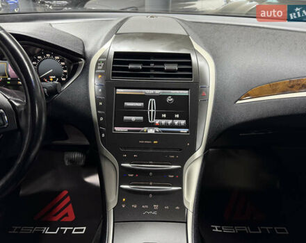 Бежевый Линкольн МКЗ, объемом двигателя 2 л и пробегом 172 тыс. км за 9100 $, фото 26 на Automoto.ua