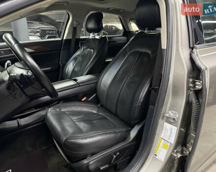 Бежевый Линкольн МКЗ, объемом двигателя 2 л и пробегом 172 тыс. км за 9100 $, фото 18 на Automoto.ua