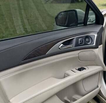 Бежевый Линкольн МКЗ, объемом двигателя 2 л и пробегом 210 тыс. км за 12000 $, фото 15 на Automoto.ua