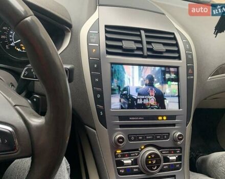 Бежевый Линкольн МКЗ, объемом двигателя 2 л и пробегом 145 тыс. км за 14000 $, фото 3 на Automoto.ua