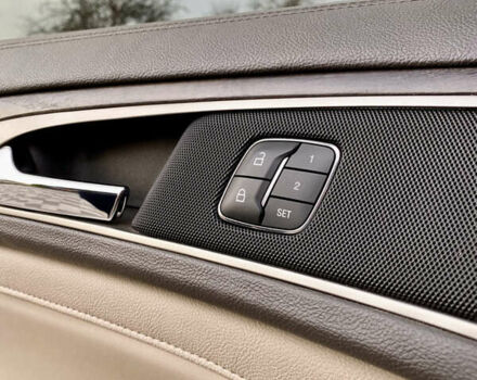 Бежевый Линкольн МКЗ, объемом двигателя 2 л и пробегом 110 тыс. км за 13500 $, фото 13 на Automoto.ua