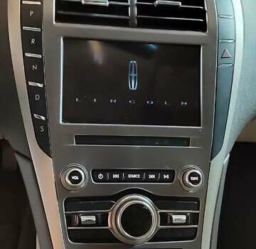 Бежевий Лінкольн MKZ, об'ємом двигуна 2 л та пробігом 107 тис. км за 21000 $, фото 17 на Automoto.ua