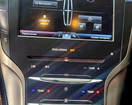 Чорний Лінкольн MKZ, об'ємом двигуна 2 л та пробігом 232 тис. км за 11000 $, фото 5 на Automoto.ua