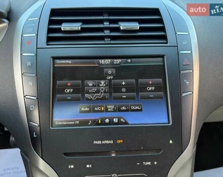 Чорний Лінкольн MKZ, об'ємом двигуна 2 л та пробігом 115 тис. км за 14500 $, фото 20 на Automoto.ua