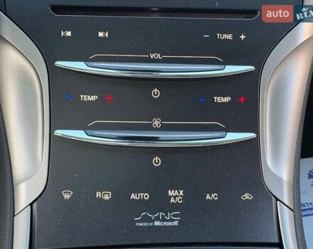 Чорний Лінкольн MKZ, об'ємом двигуна 2 л та пробігом 115 тис. км за 14500 $, фото 19 на Automoto.ua
