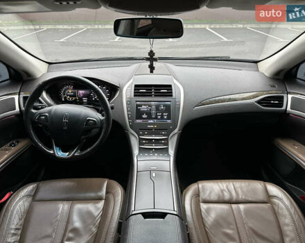 Черный Линкольн МКЗ, объемом двигателя 2 л и пробегом 209 тыс. км за 10000 $, фото 24 на Automoto.ua